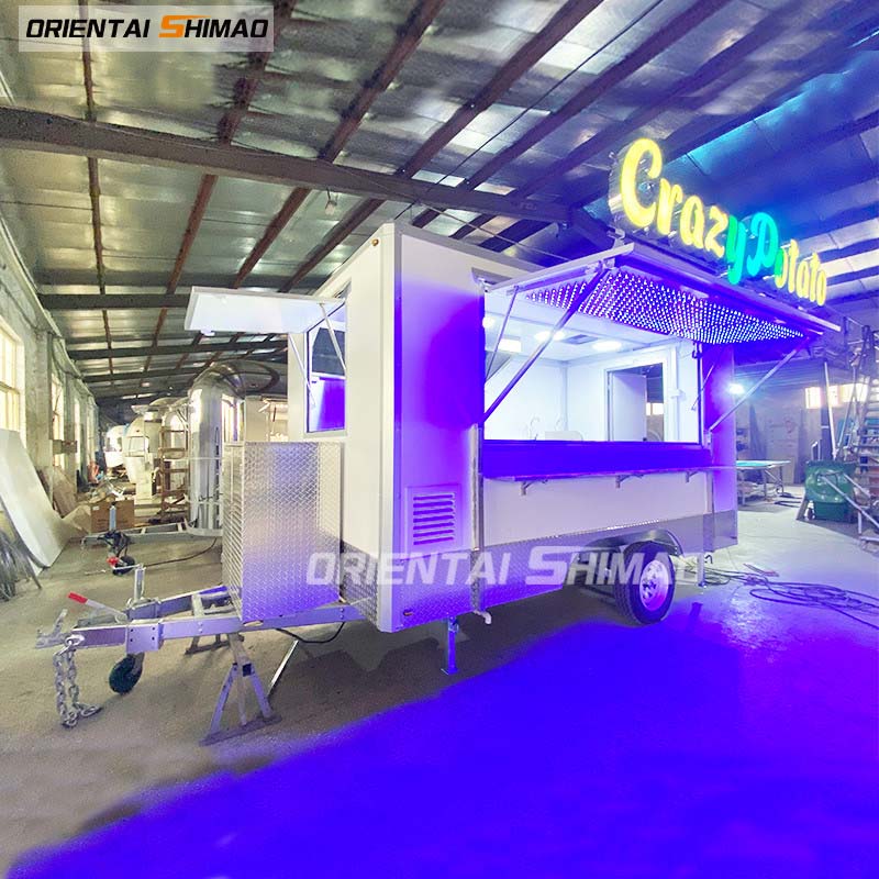 Camion alimentar complet echipat