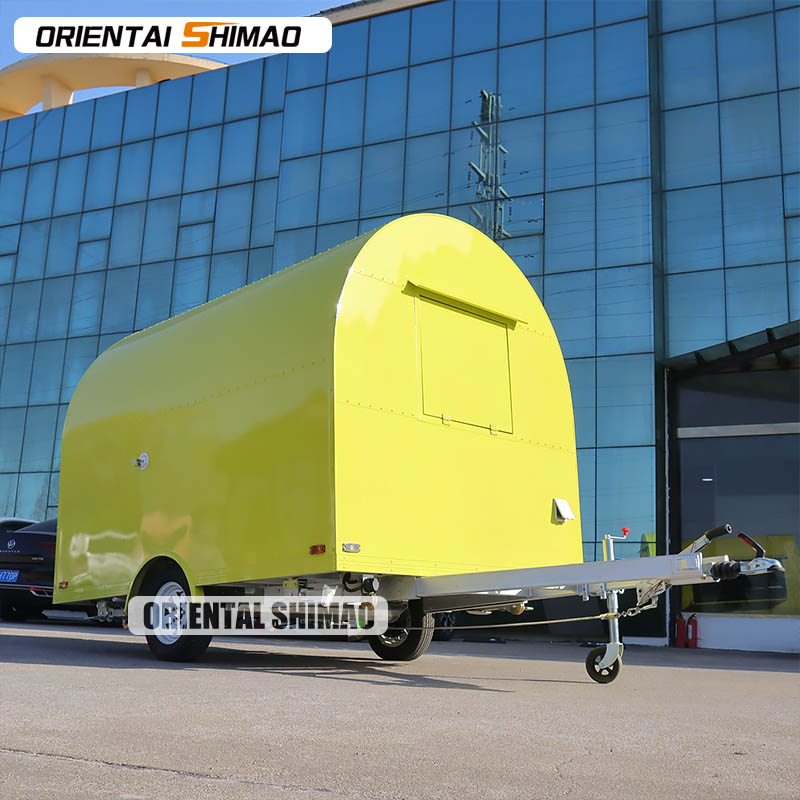 Camion rotund mic cu alimente