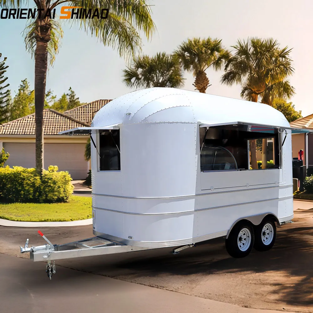 Remorcă cu alimente White Airstream